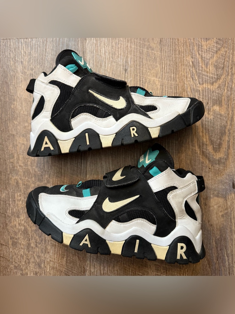 Nike Air Barrage Mid Cabana Hyper Jade Black White Men’s Size 10.5 Sneakers